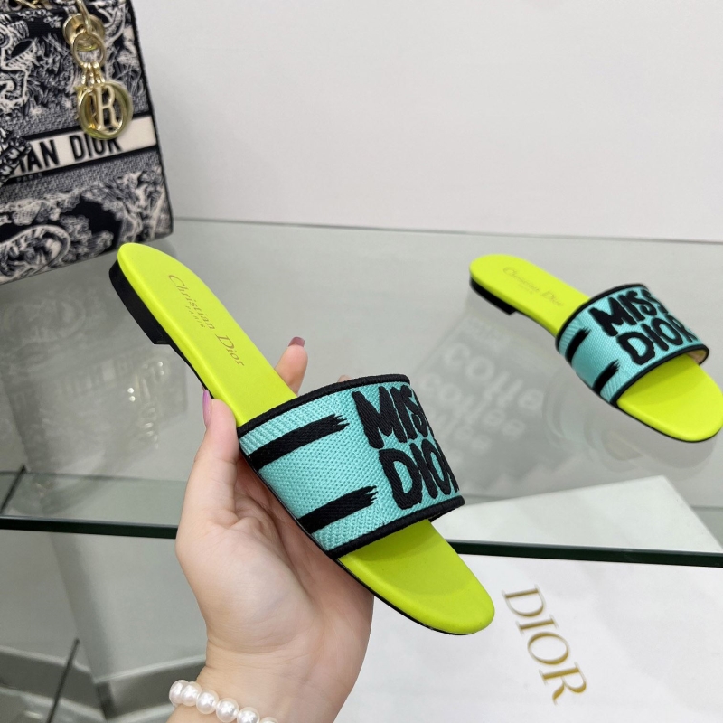 ch**an D*or slippers